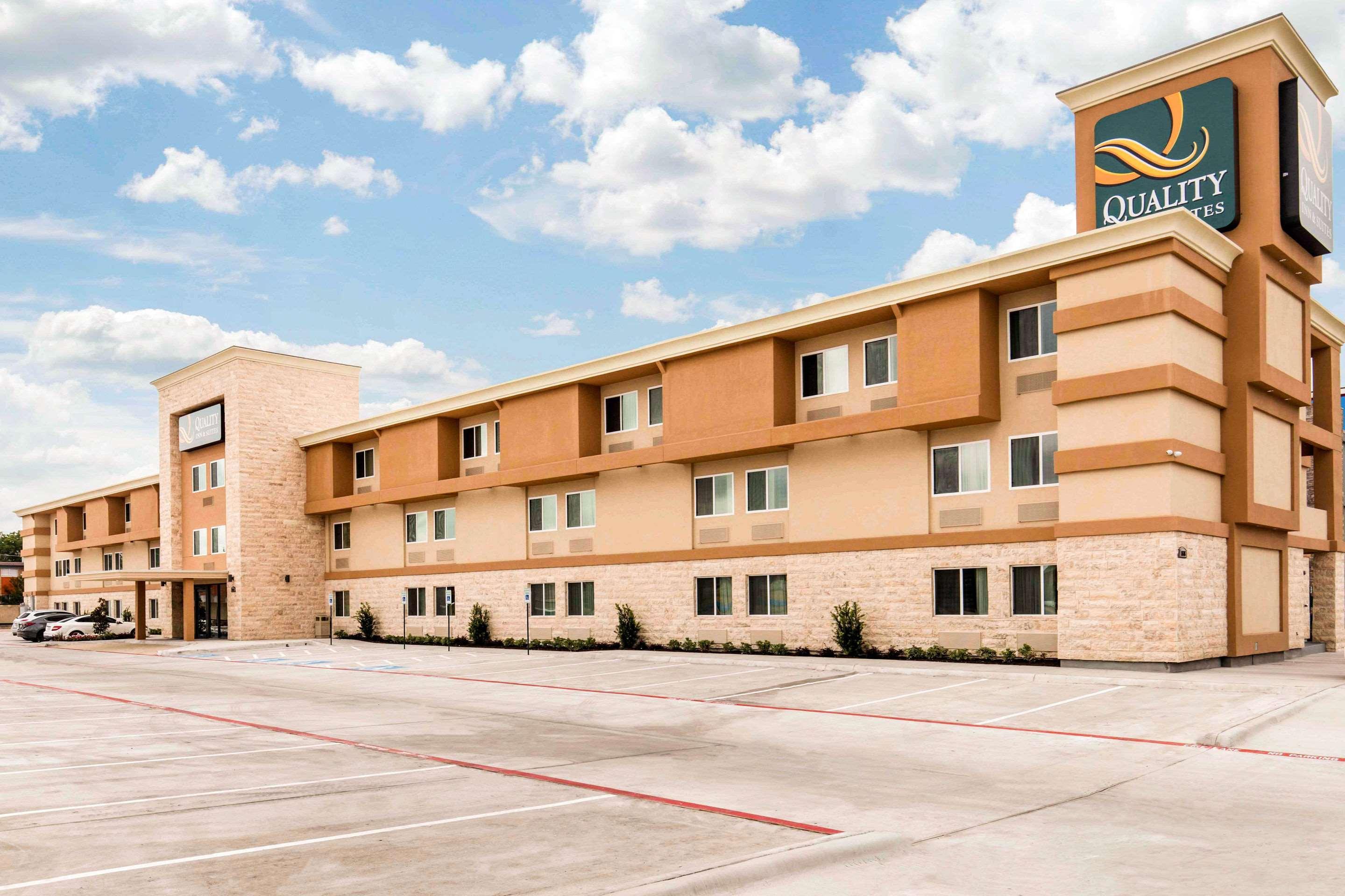 Quality Inn & Suites Plano Exterior foto